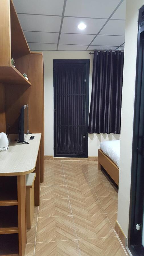 Double D Rooms & Cafe Банкок Екстериор снимка